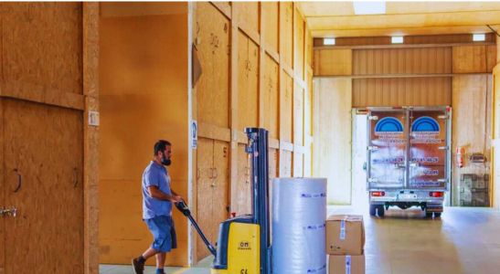 Secure furniture storage facility in San Roque